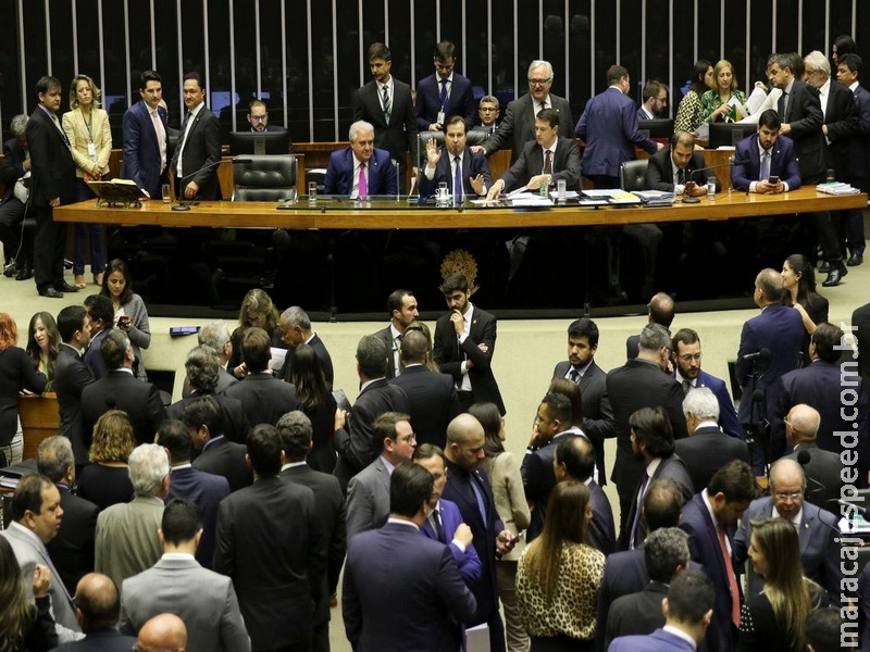 Câmara aprova texto-base da reforma da Previdência por 370 votos a 124 Câmara aprova texto-base da reforma da Previdência por 370 votos a 124