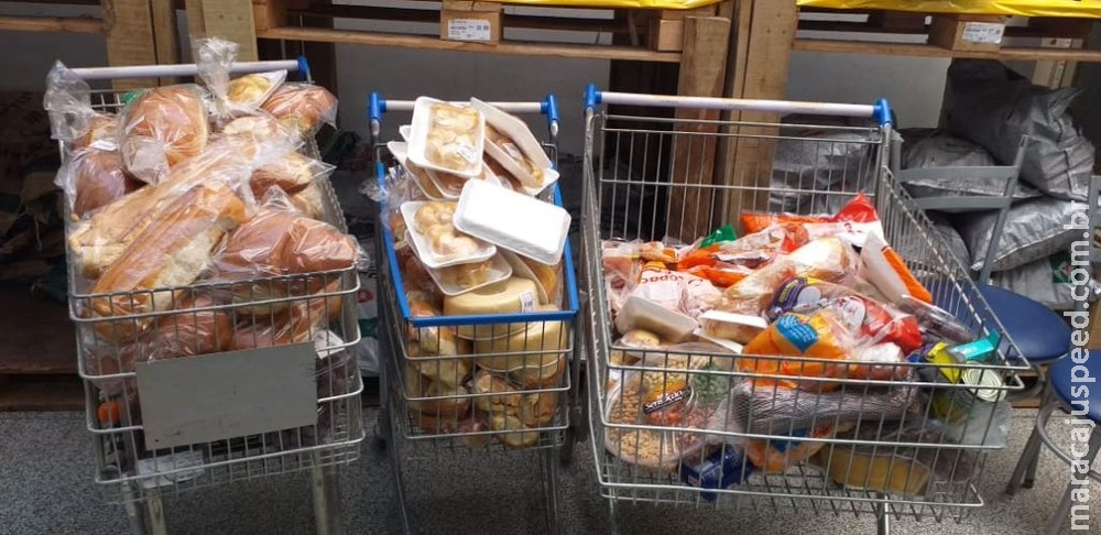 Denúncia leva Procon a apreender de pães mofados a cerveja vencida em mercado de MS