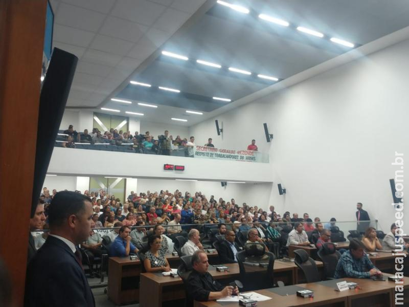 Entre vaias e aplausos, discussão sobre Hospital Regional lota Assembleia