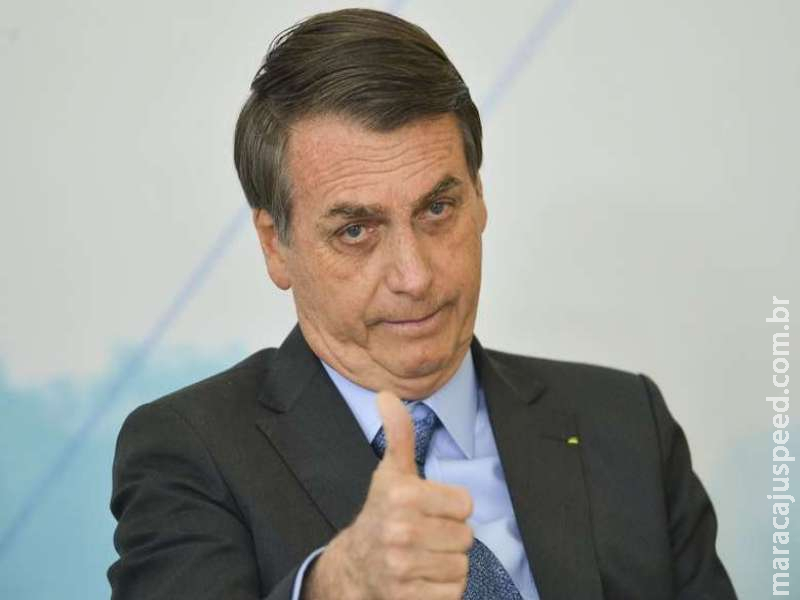 Falta de recursos diminuirá expediente de militares, diz Bolsonaro