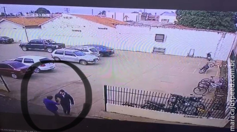 Flanelinha que tentou extorquir delegado tem fiança arbitrada em R$ 998, não paga e permanece preso Flanelinha que tentou extorquir delegado tem fiança arbitrada em R$ 998, não paga e permanece preso