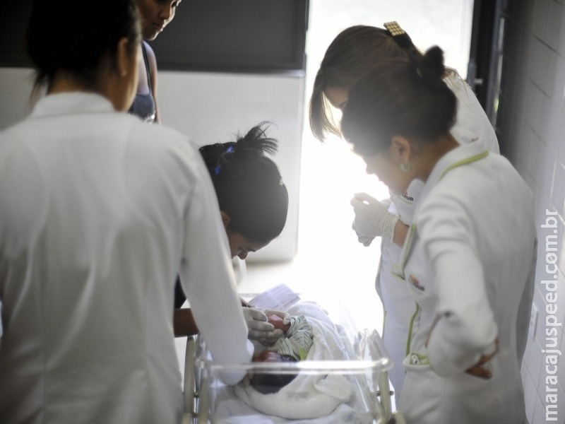 Grupo de trabalho das Nações Unidas aborda transmissão vertical do HIV no Brasil Grupo de trabalho das Nações Unidas aborda transmissão vertical do HIV no Brasil