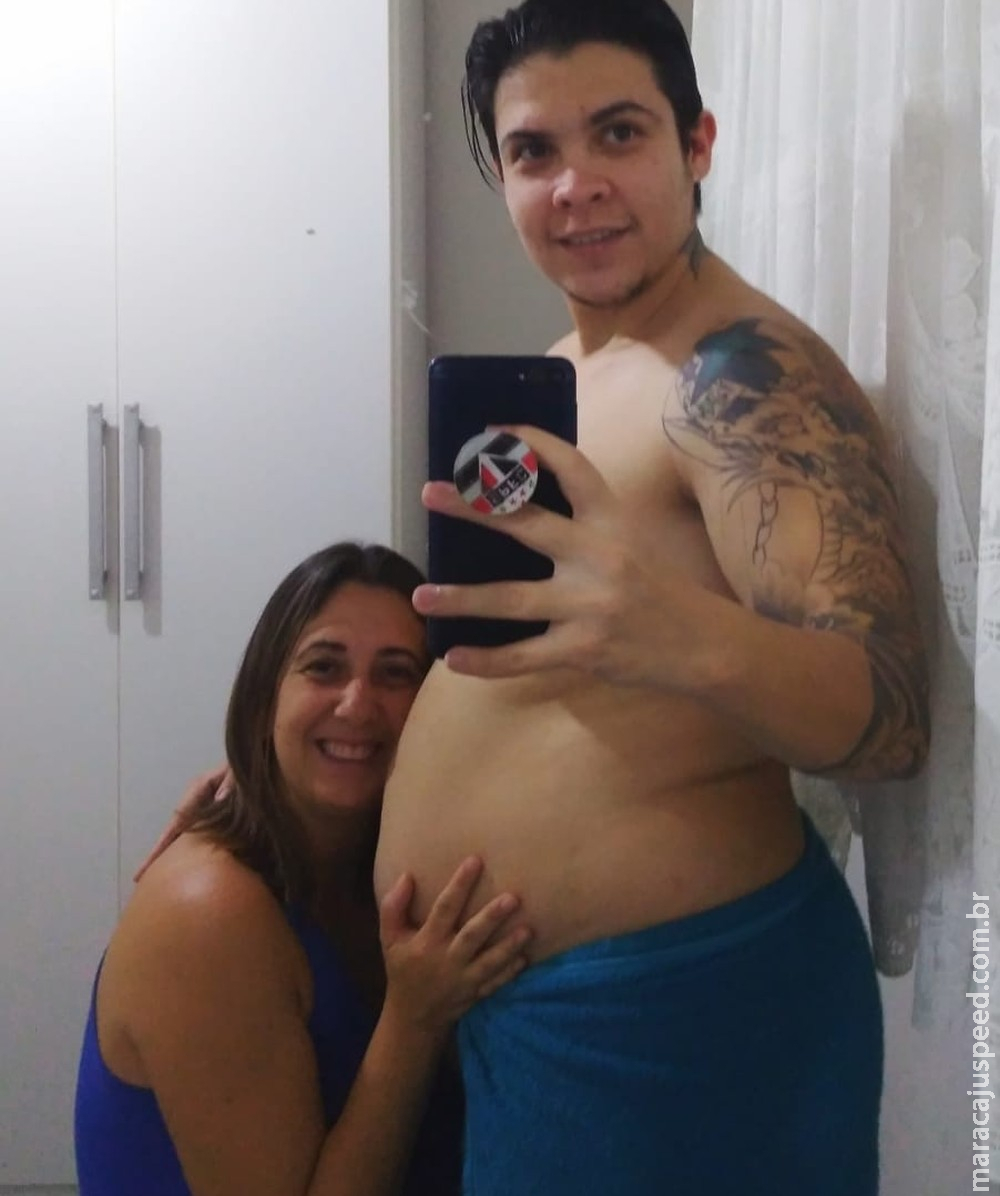 Homem trans engravida para realizar sonho do casal de ter filhos: 