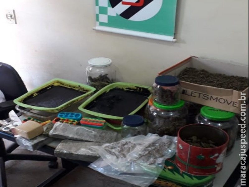 Jovem são presos por tráfico e pertubação de sossego Jovem são presos por tráfico e pertubação de sossego