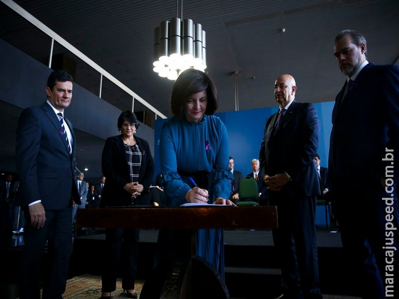 Justiça firma pacto para combater violência contra mulheres Justiça firma pacto para combater violência contra mulheres