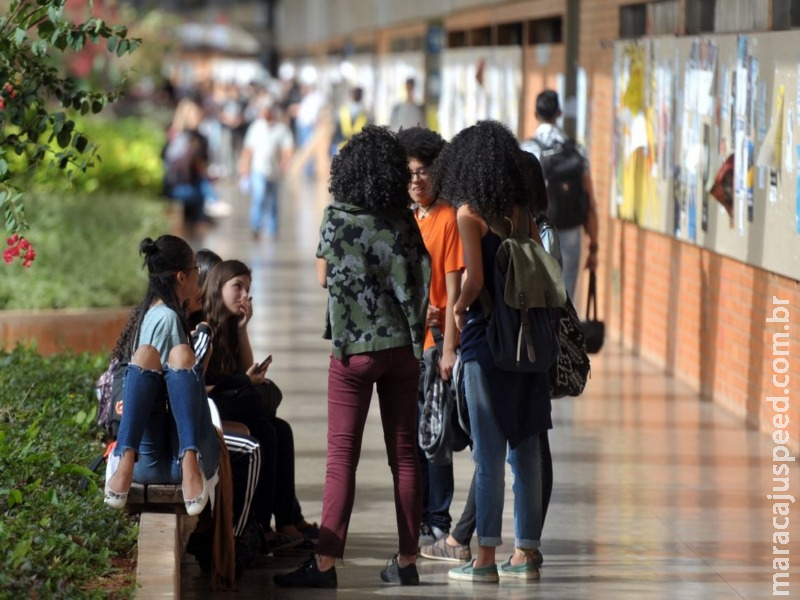 MEC analisa novo modelo de distribuição de recursos para universidades MEC analisa novo modelo de distribuição de recursos para universidades