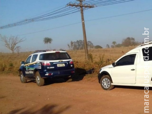 Menino acusado de furtos é executado e corpo jogado em rua de terra