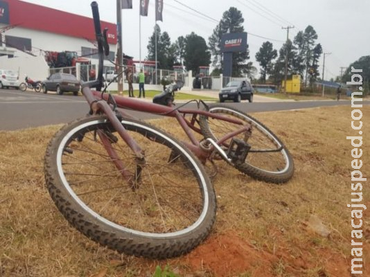 Menino de 8 anos tem ferimentos leves ao ser atropelado por moto 