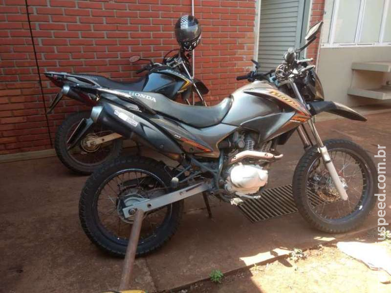 Moto furtada na Toshinobu é encontrada abandonada Moto furtada na Toshinobu é encontrada abandonada