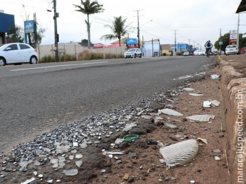 Motorista bêbado bate em carros parados em 2 locais, foge e é preso Motorista bêbado bate em carros parados em 2 locais, foge e é preso