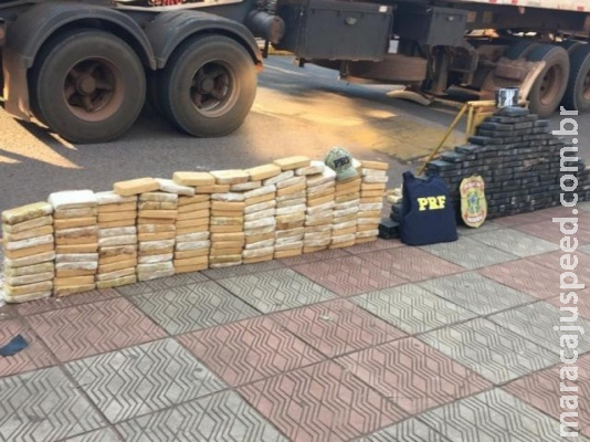 Motorista de carreta receberia R$ 100 mil para entregar cocaína em SP Motorista de carreta receberia R$ 100 mil para entregar cocaína em SP