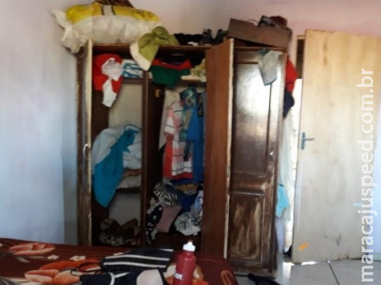 Para evitar prisão do marido por estupro, mulher esconde filha no guarda-roupas