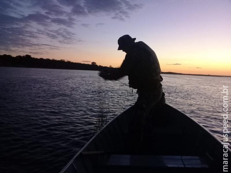 PMA apreende 1 km de redes de pesca e liberta 18 kg de peixes dos petrechos ilegais