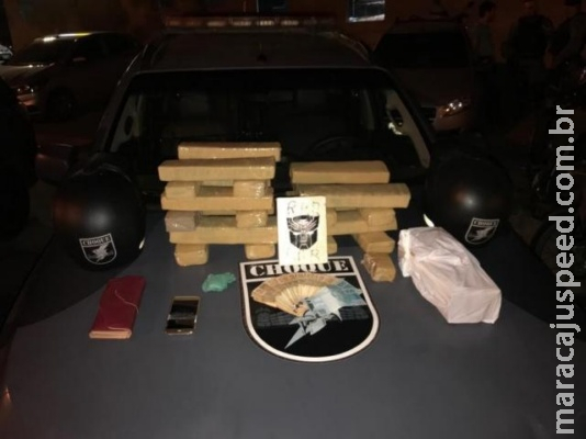 Presa com cocaína, mulher diz que aceitou traficar para não ter filhos mortos