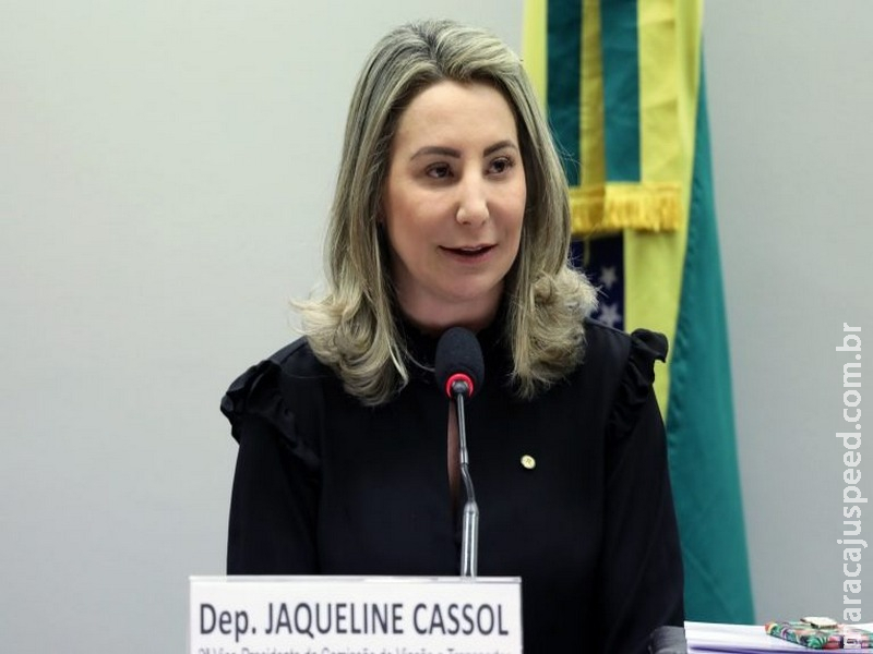 Projeto criminaliza "fake news" e publicações nocivas a crianças e adolescentes Projeto criminaliza "fake news" e publicações nocivas a crianças e adolescentes