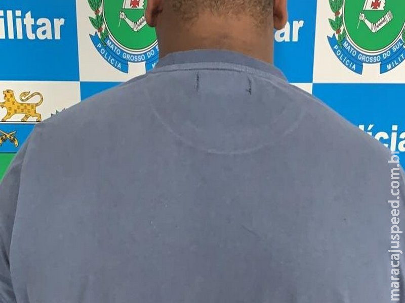 Rapaz apresenta funcional falsa de tenente do Exército durante abordagem e é preso Rapaz apresenta funcional falsa de tenente do Exército durante abordagem e é preso