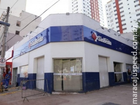 São Bento vende prédio, mas dinheiro é retido e ex-funcionários não recebem