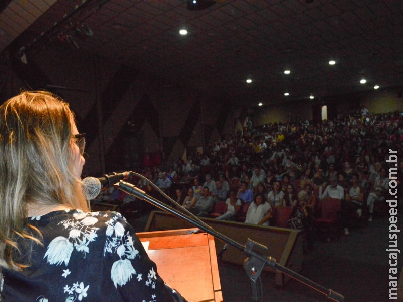 Servidores, acadêmicos, professores da UFMS e pais voltam às ruas de Campo Grande em protesto