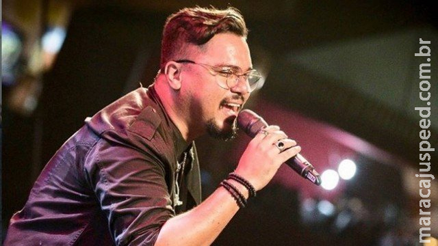 Vocalista do Sorriso Maroto se afasta dos palcos após ser diagnosticado com problema no pulmão