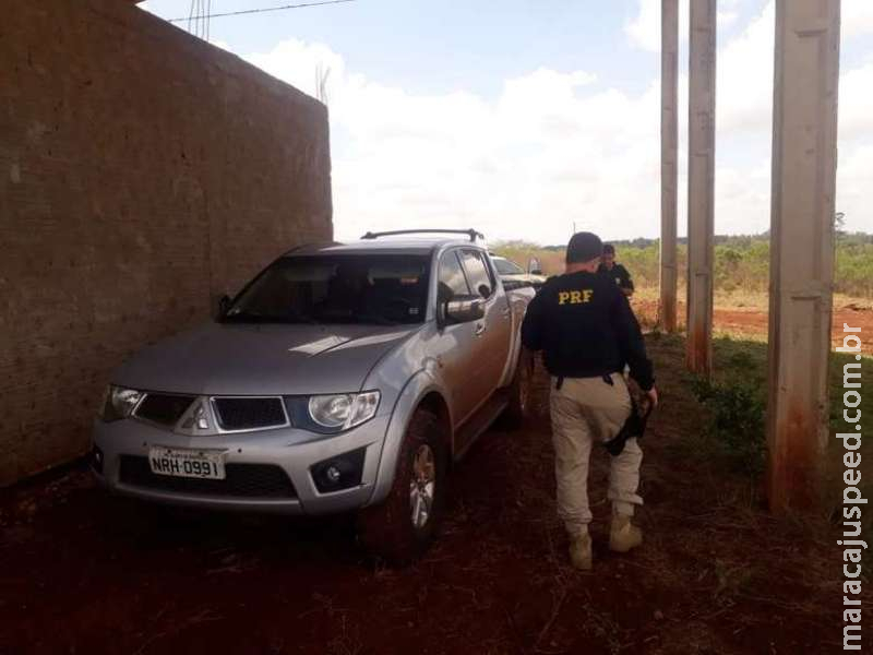 Caminhonete roubada em frente ao Shopping é encontrada abandonada Caminhonete roubada em frente ao Shopping é encontrada abandonada