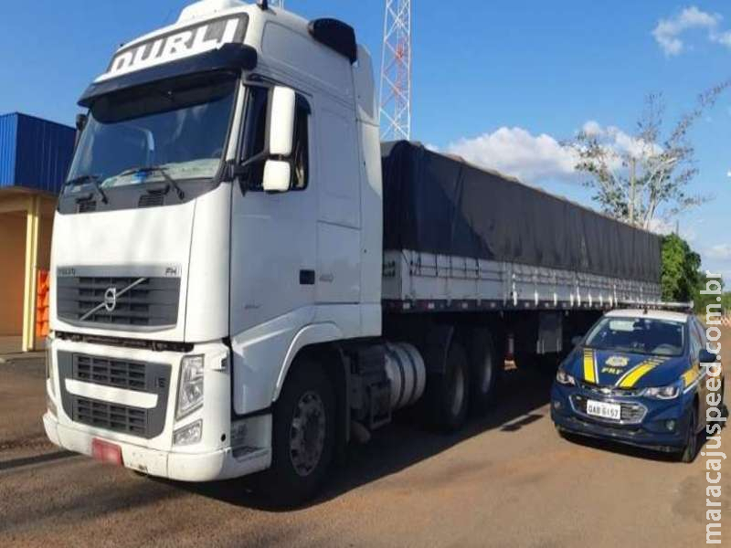 Carreta roubada é recuperada e motorista sequestrado resgatado Carreta roubada é recuperada e motorista sequestrado resgatado