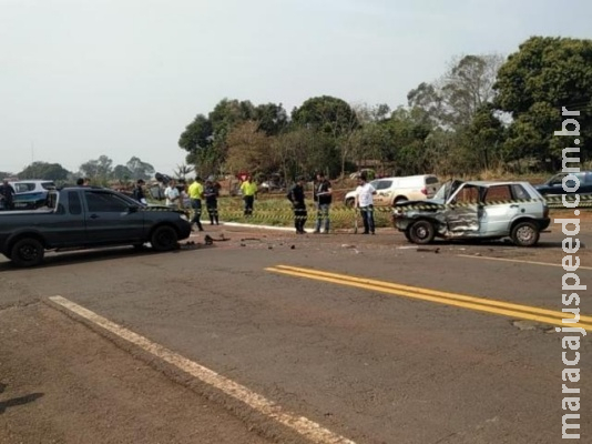 Colisão entre Uno e Fiat Strada deixa homem morto na BR-376 Colisão entre Uno e Fiat Strada deixa homem morto na BR-376