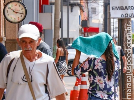 Com calor beirando os 40ºC, até comércio perde com alta temperatura Com calor beirando os 40ºC, até comércio perde com alta temperatura