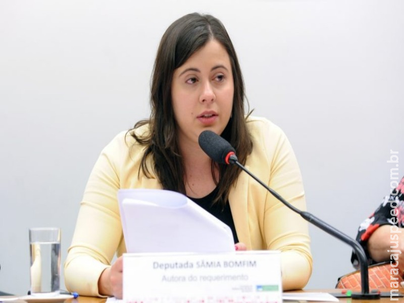 Comissão aprova obrigação de escola adotar medidas para acolher aluna que amamenta Comissão aprova obrigação de escola adotar medidas para acolher aluna que amamenta