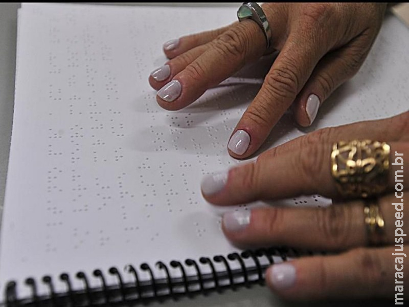 Faculdades privadas têm que adaptar aulas para pessoas com deficiência Faculdades privadas têm que adaptar aulas para pessoas com deficiência