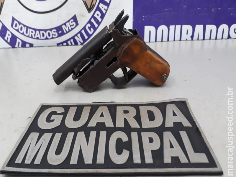 Guarda Municipal apreende adolescentes com pistola artesanal Guarda Municipal apreende adolescentes com pistola artesanal