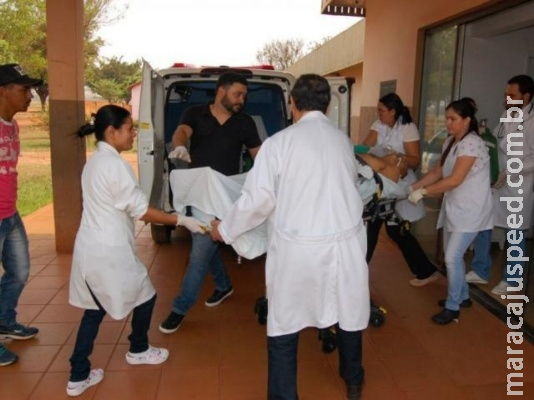 Homem morre em hospital após levar golpe de faca no peito Homem morre em hospital após levar golpe de faca no peito