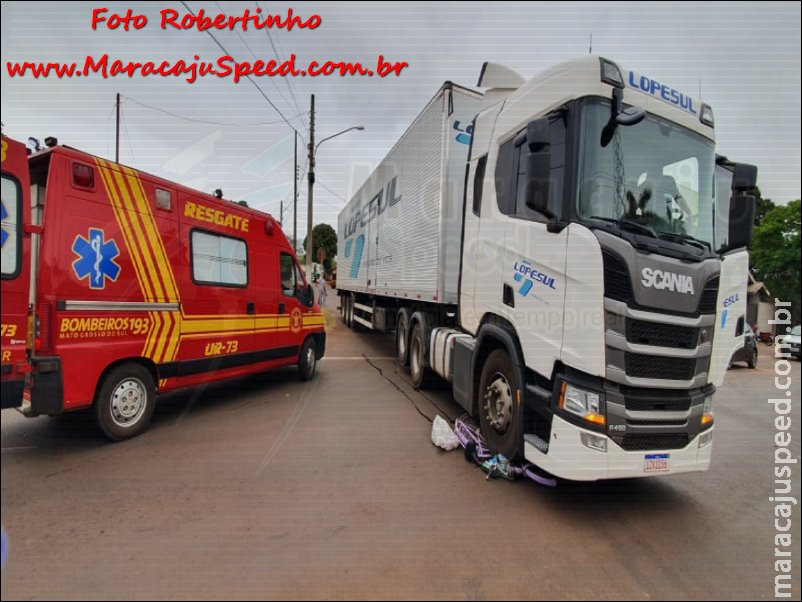 Maracaju: Carreta Baú passa por cima de bicicleta na Av. Marechal Floriano e ciclista pula para escapar da morte Maracaju: Carreta Baú passa por cima de bicicleta na Av. Marechal Floriano e ciclista pula para escapar da morte