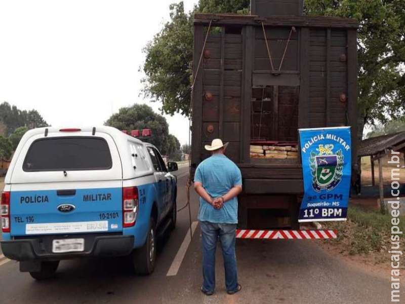 Polícia apreende 2t de maconha em caminhão boiadeiro