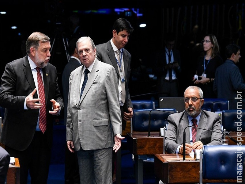 Reforma da Previdência começa a ser discutida em Plenário Reforma da Previdência começa a ser discutida em Plenário