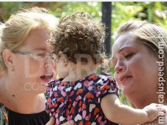 Sequestrada pelo pai, menina reencontra a mãe depois de 4 meses