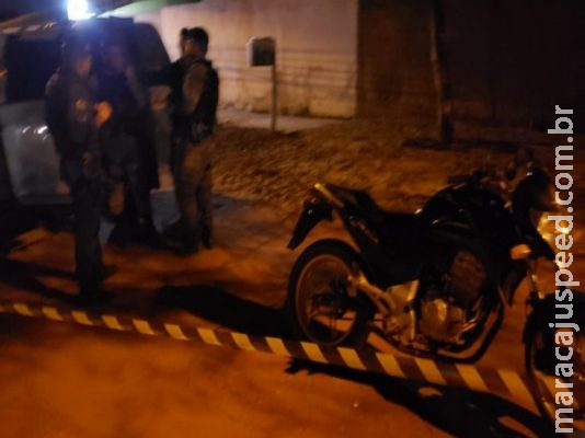 Suspeito foge de abordagem, atira contra policiais e acaba morto em confronto Suspeito foge de abordagem, atira contra policiais e acaba morto em confronto