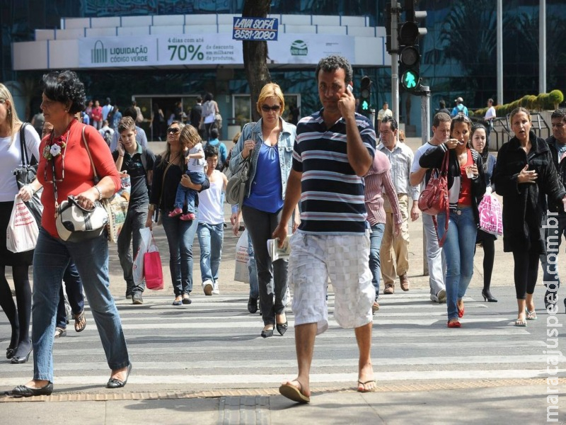 Taxa de desemprego no Brasil cai para 11,8% em julho, diz IBGE