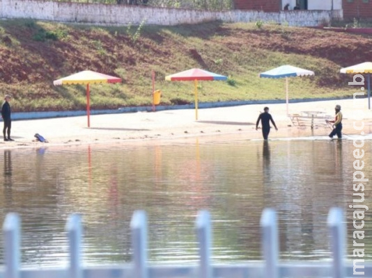 Após 12 horas, corpo de pintor que desapareceu em lago é encontrado Após 12 horas, corpo de pintor que desapareceu em lago é encontrado