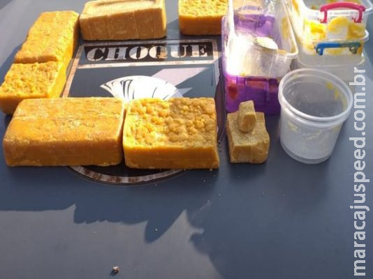 Após abordagem a suspeito de roubo, Choque descobre depósito de pasta base Após abordagem a suspeito de roubo, Choque descobre depósito de pasta base