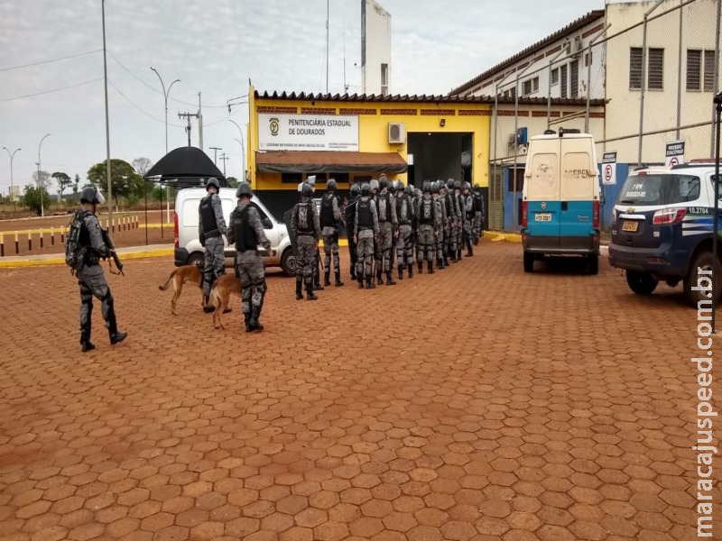 Batalhão de choque faz operação pente-fino em Penitenciária de Dourados Batalhão de choque faz operação pente-fino em Penitenciária de Dourados