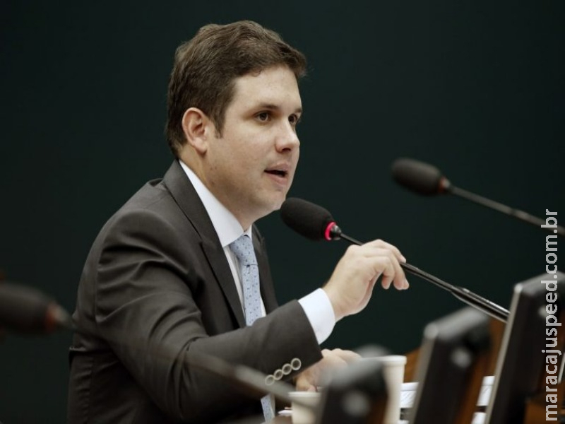 CCJ aprova projeto que só permite multar motorista quando velocidade exceder em 10% à permitida CCJ aprova projeto que só permite multar motorista quando velocidade exceder em 10% à permitida