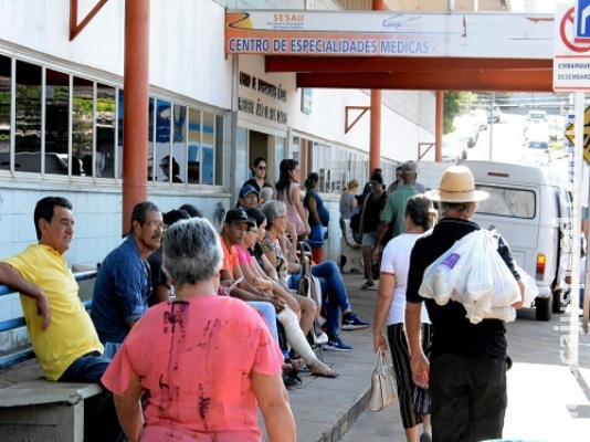 Com 12 mil na fila, pacientes morrem a espera de consulta
