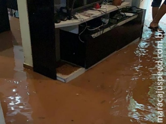 Com 53 ruas danificadas pela chuva, Coxim decreta estado de emergência