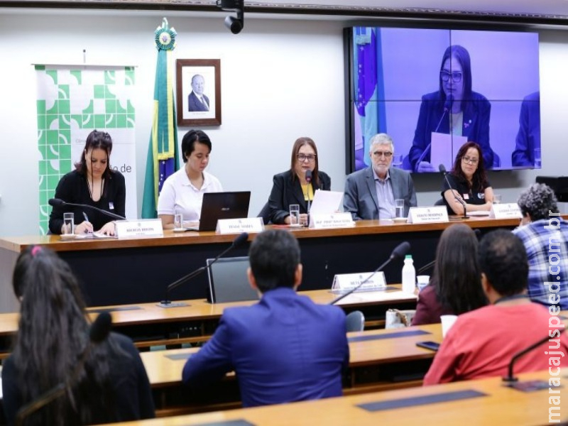Educadores e estudantes apontam falta de democracia nas escolas Educadores e estudantes apontam falta de democracia nas escolas