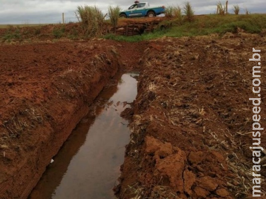 Empresa é multada em R$ 25 mil por drenar água de nascentes