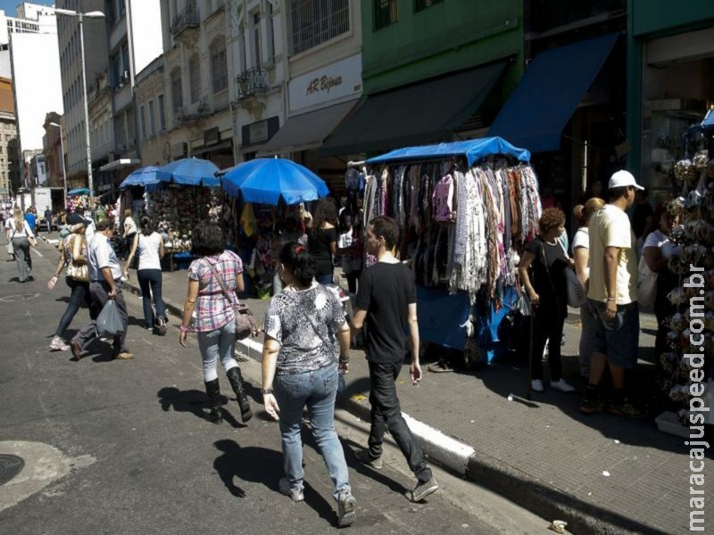 Informalidade no mercado de trabalho atinge recorde Informalidade no mercado de trabalho atinge recorde