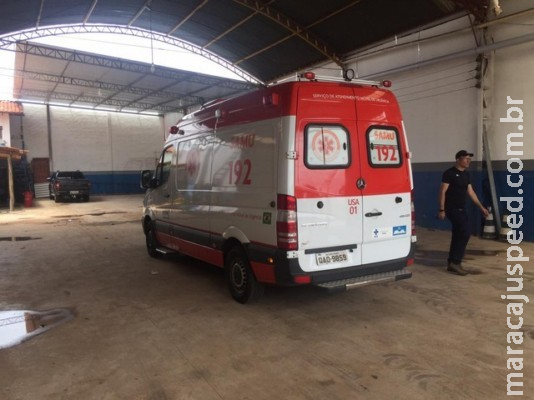 Mecânico fica com queimaduras de 3° grau no rosto e braços após levar choque de 13,8 mil volts em telhado