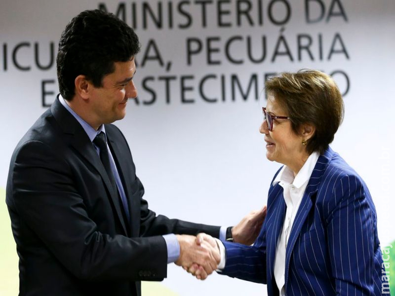 Ministérios assinam acordo para combater abusos no crédito agrícola Ministérios assinam acordo para combater abusos no crédito agrícola