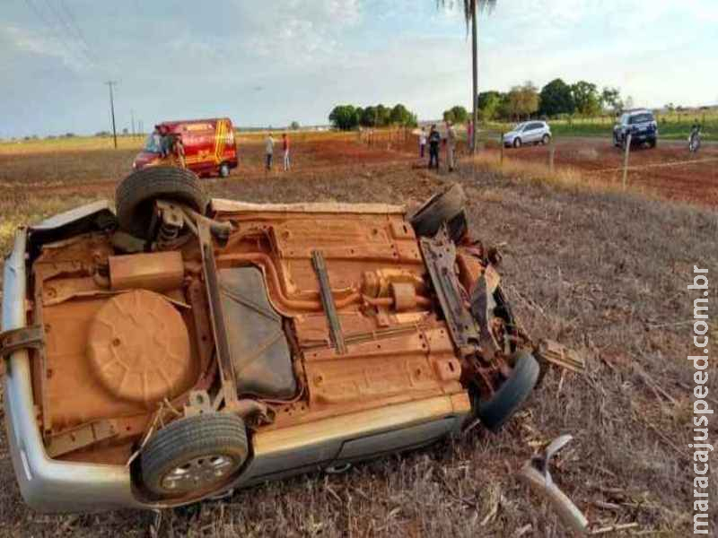 Motorista morre após carro sair da pista e capotar várias vezes até parar em fazenda 