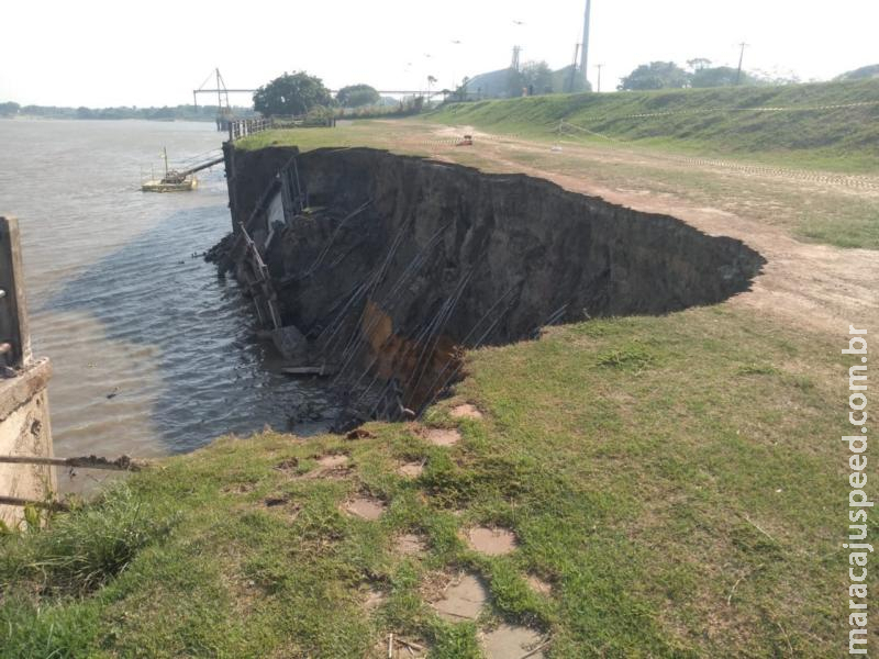 Muro de contenção às margens do Rio Paraguai desaba